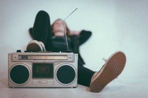 5 Advantages of Learning English through Music | Singit