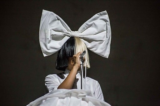 Learn English by listening to Sia | Singit